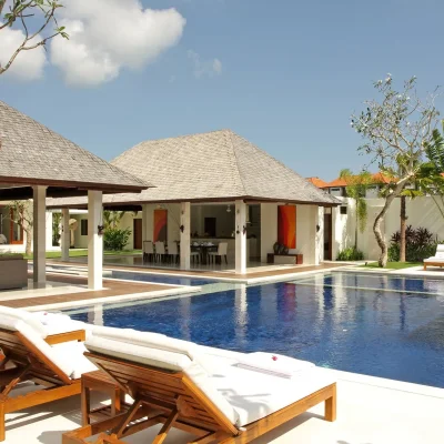 02-Villa Asante – Pool and sun loungers_11zon Villa Asante - Villa Gallery