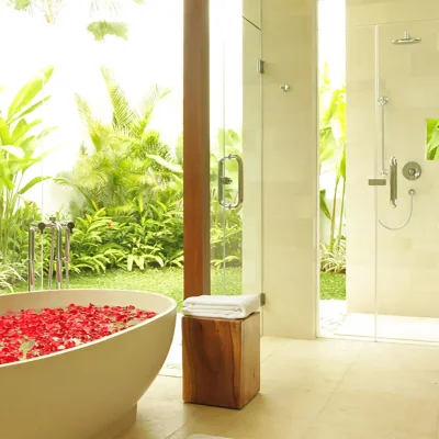 35. Villa Asante – Outdoor flower bath_11zon Villa Asante - Villa Gallery