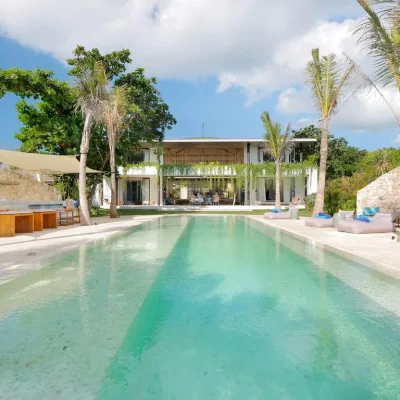 1. Villa Seascape – Swimming pool and the villa Villa Seascape - Villa Gallery