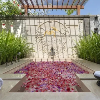 27-Kaba Kaba Estate – Beringkit (master) bath Villa Kaba Kaba Estate - Villa Gallery