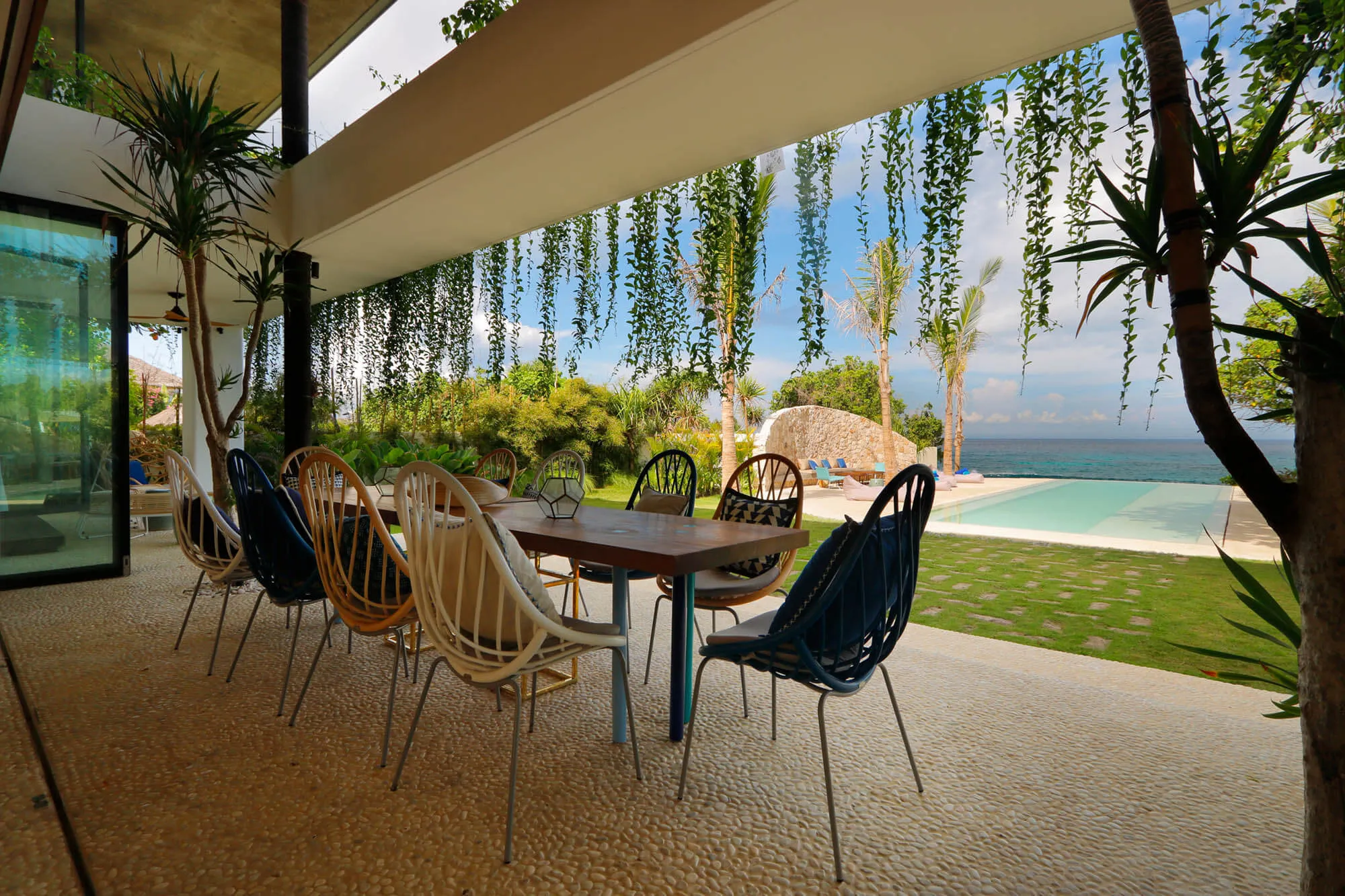 Dining table by the pool Villa Seascape - Main Villa
