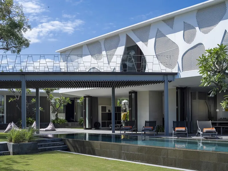 14. Villa Issi – Enticing view of the villa facade Villa Issi - Villa Gallery