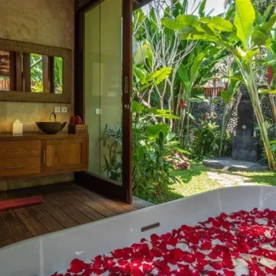 villa-crystal-castle-crystal-castle-gallery-13-master-bathroom-5d8331b94d0c5 Villa Crystal Castle Ubud - Villa Gallery