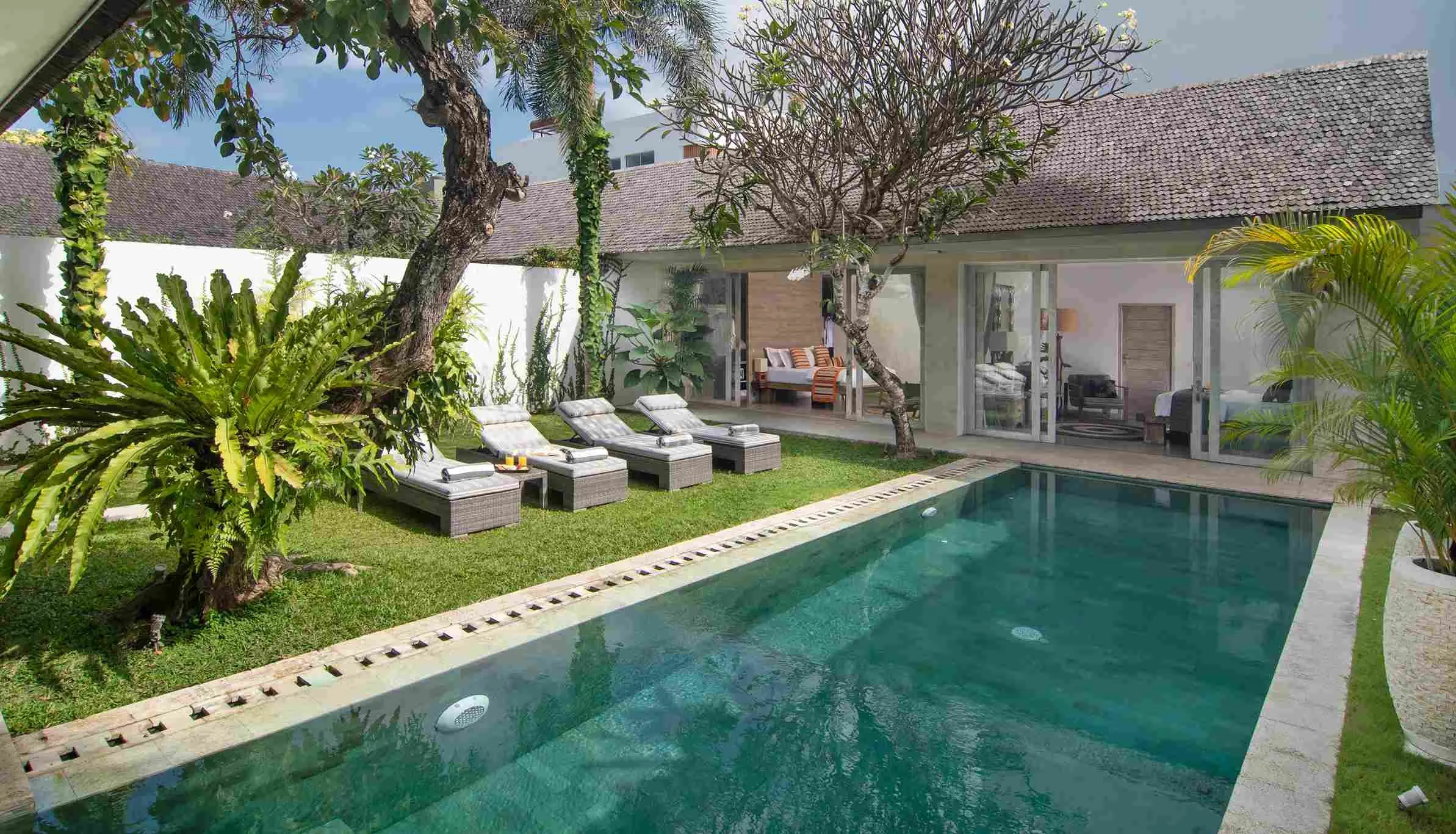 0 hero image Villa Mia Canggu - Main Villa