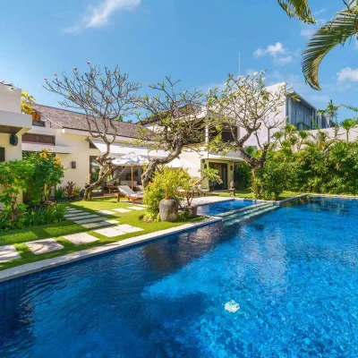 00a – Villa Emmy – Poolside greenery Villa Emmy - Villa Gallery