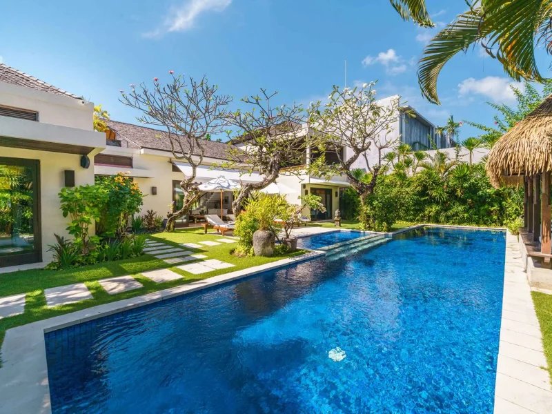 00a – Villa Emmy – Poolside greenery Villa Emmy - Villa Gallery