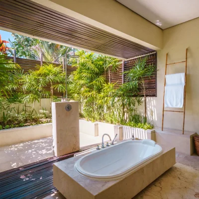 1a2 – Villa Emmy – Spacious bathroom Villa Emmy - Villa Gallery