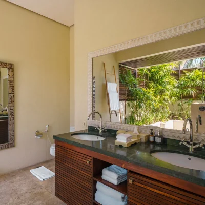 1a3 – Villa Emmy – Bathroom Villa Emmy - Villa Gallery