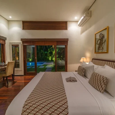 1d1 – Villa Emmy – Bedroom at night Villa Emmy - Villa Gallery