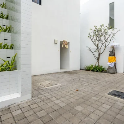Mandala_Residences_Villas_Bali_22_Parking Villa Mandala Town House Canggu - Villa Gallery