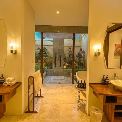 Bathroom Area 107_11zon Villa La Seminyak - Villa Gallery