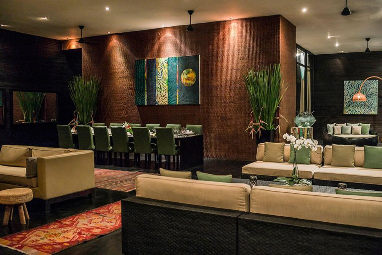 Villa Mana entertain and dining setting
