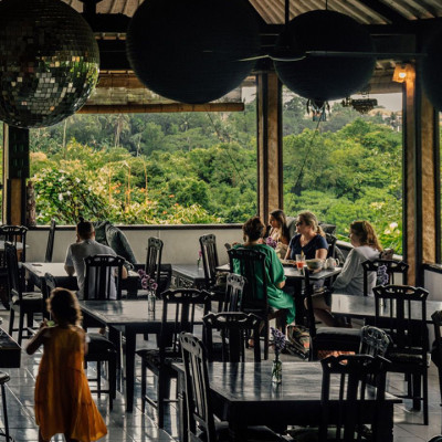 cafe in ubud family friendly restaurant bali family villas guide
