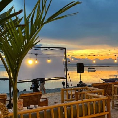 bali family villas cafe in jungut batu