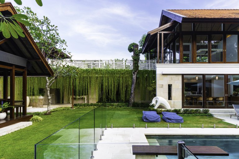 villa batusari canggu garden and pool view