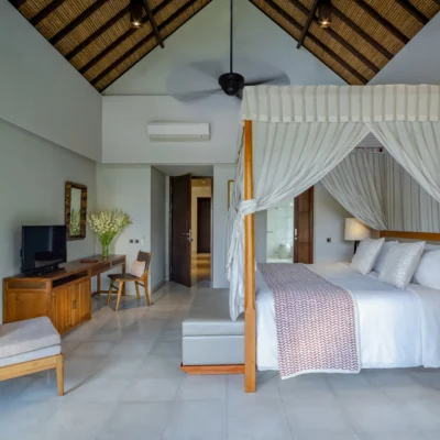 006 Seseh Beach Villa II – Four-poster king bed Seseh Beach Villa Estate - Villa Gallery