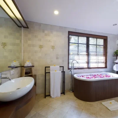10-Villa San – Master bathroom Villa San - Villa Gallery