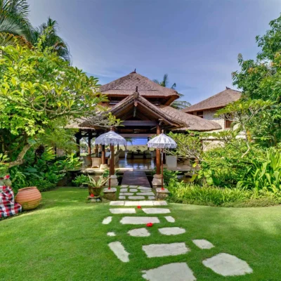 2. Villa Sungai Tinggi – Entrance_11zon Villa Sungai Tinggi - Villa Gallery