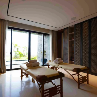21 Villa BIE – Soothing spa room by the lawn_11zon Villa Bie - Villa Gallery