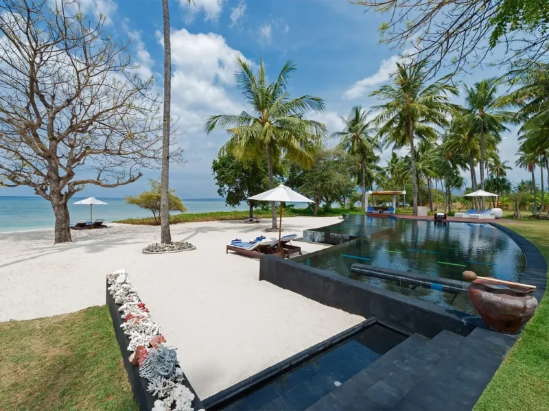 7.%20Villa%20Sapi%20-%20Pool%20and%20beach%20view Villa Sapi - Villa Gallery