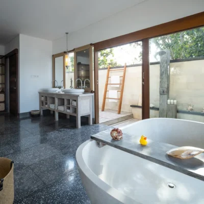 9. Voyage – Garden suite ensuite bathroom Villa Voyage - Villa Gallery