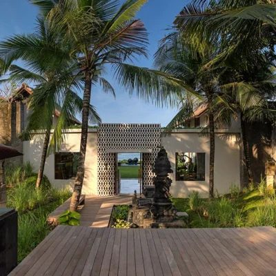 Seseh-Beach-Villa-I-Walkway-to-connecting-door-betweent-the-villas-1 Seseh Beach Villa Estate - Villa Gallery