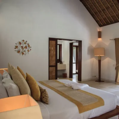 Villa Sepoi Sepoi – Exquisite yellow bedroom design Villa Sepoi Sepoi - Villa Gallery