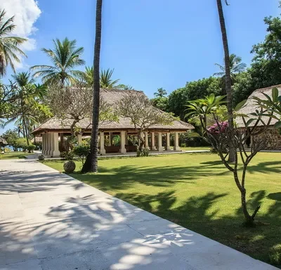 Villa Sepoi Sepoi – Villa setting Villa Sepoi Sepoi - Villa Gallery