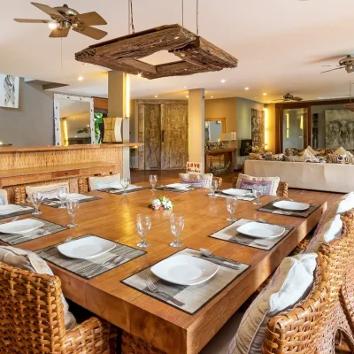 villa-yoga-yoga-dining2 Villa Yoga - Villa Gallery