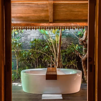 villa-kapungkur-masterbath1 Villa Kapungkur - Villa Gallery