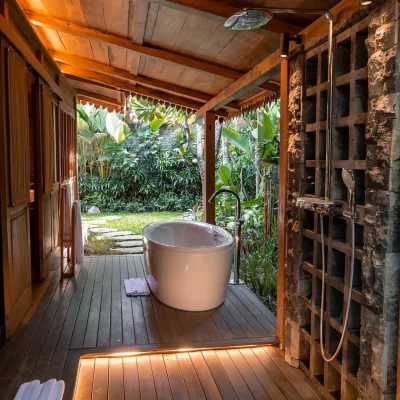 villa-kapungkur-masterbath2 Villa Kapungkur - Villa Gallery