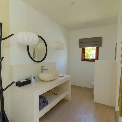 bath5_12_11zon Villa Sora Seminyak - Villa Gallery