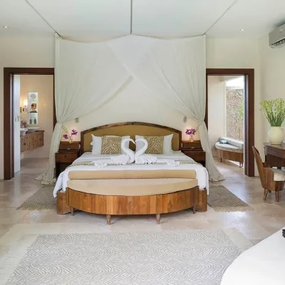 lataliana-villa-ii-master-bedroo Villa Li Seminyak - Villa Gallery