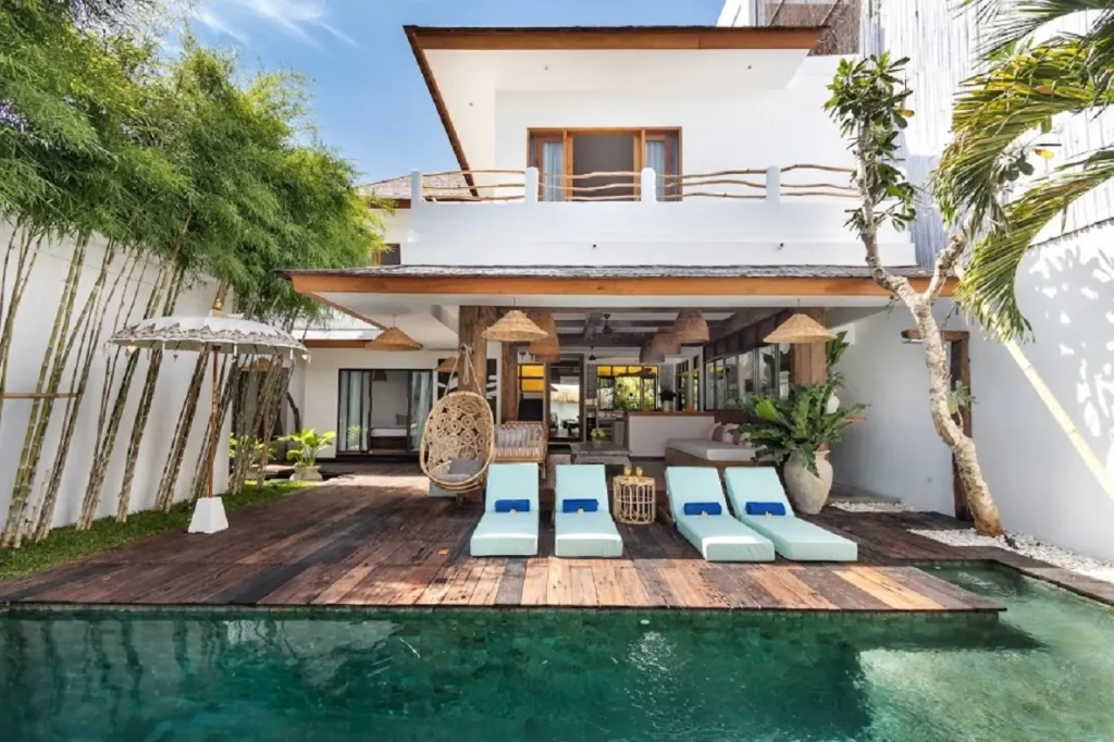 Villa Metisse Seminyak Pool and Lounge Area